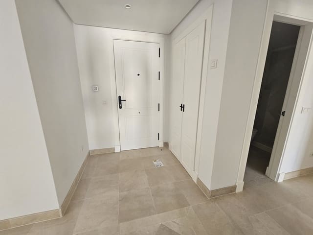 2 slaapkamer Appartement te koop in Los Naranjos, Marbella met zwembad garage - € 464.000 (Ref: 8297498)