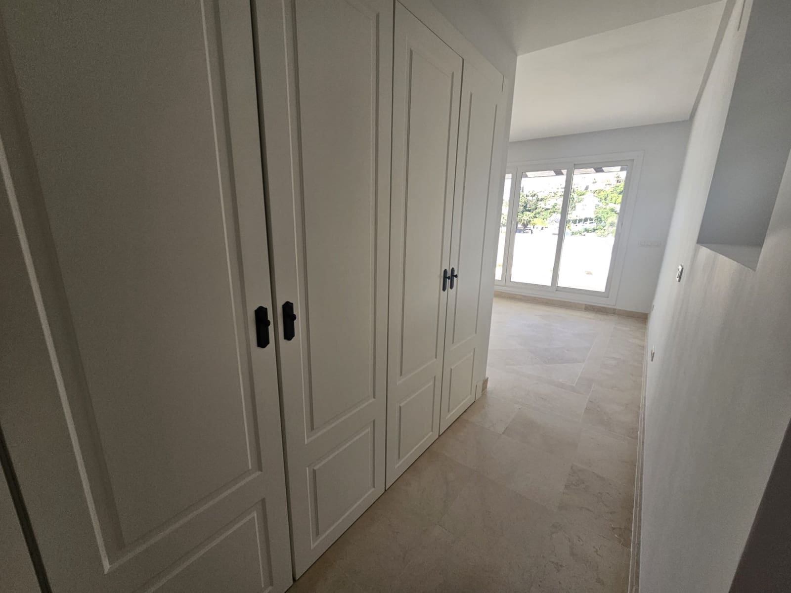 2 soverom Leilighet til salgs i Marbella med svømmebasseng garasje - € 464 000 (Ref: 8297498)