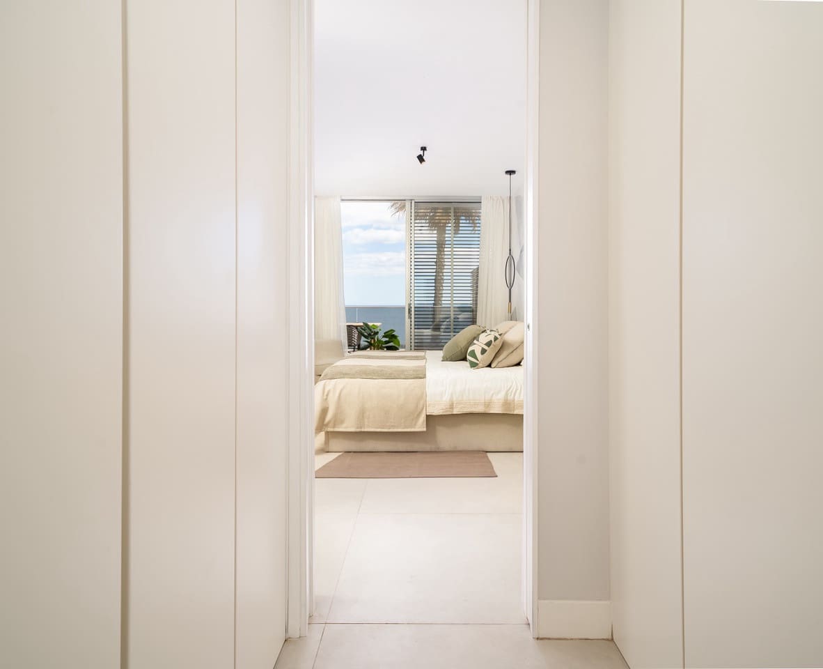 3 quarto Penthouse para venda em Estepona com piscina garagem - 1 750 000 € (Ref: 8299905)