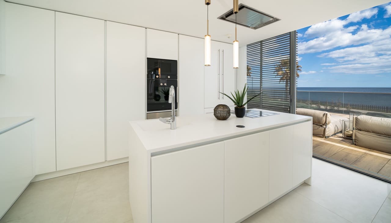 3 quarto Penthouse para venda em Estepona com piscina garagem - 1 750 000 € (Ref: 8299905)