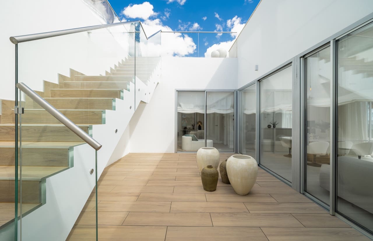 3 quarto Penthouse para venda em Estepona com piscina garagem - 1 750 000 € (Ref: 8299905)