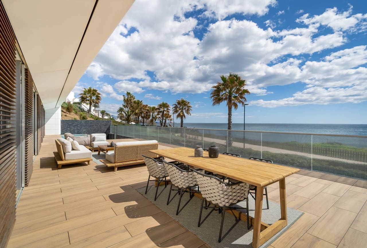 3 quarto Penthouse para venda em Estepona com piscina garagem - 1 750 000 € (Ref: 8299905)