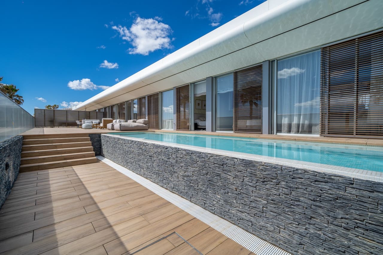 3 quarto Penthouse para venda em Estepona com piscina garagem - 1 750 000 € (Ref: 8299905)