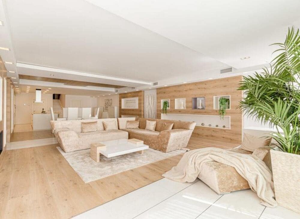3 bedroom Beach Apartment for rent in Puerto Banus with pool garage - € 8,000 (Ref: 8302267)