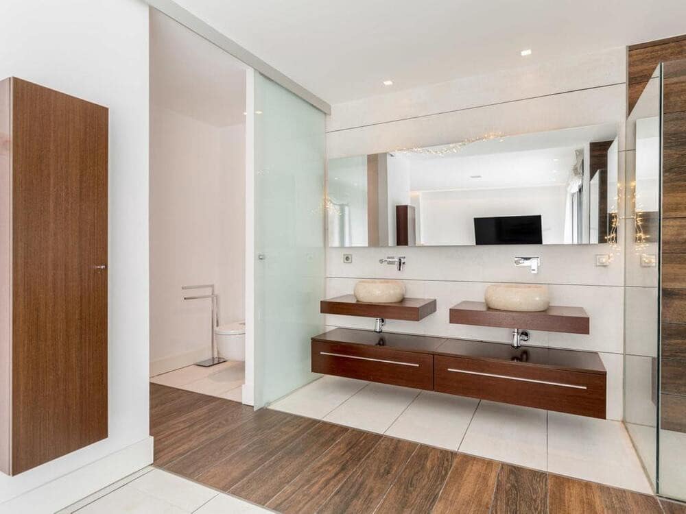 3 bedroom Beach Apartment for rent in Puerto Banus with pool garage - € 8,000 (Ref: 8302267)