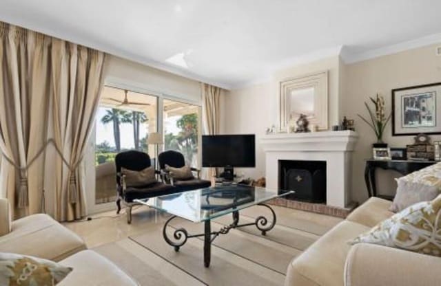 4 sypialnia Willa na sprzedaż w Los Naranjos, Marbella z basenem garażem - 2 295 000 € (Ref: 8308040)