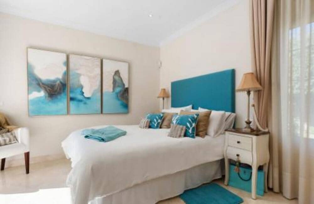 4 sypialnia Willa na sprzedaż w Marbella z basenem garażem - 2 295 000 € (Ref: 8308040)