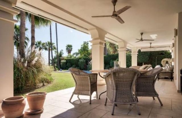 4 sypialnia Willa na sprzedaż w Los Naranjos, Marbella z basenem garażem - 2 295 000 € (Ref: 8308040)