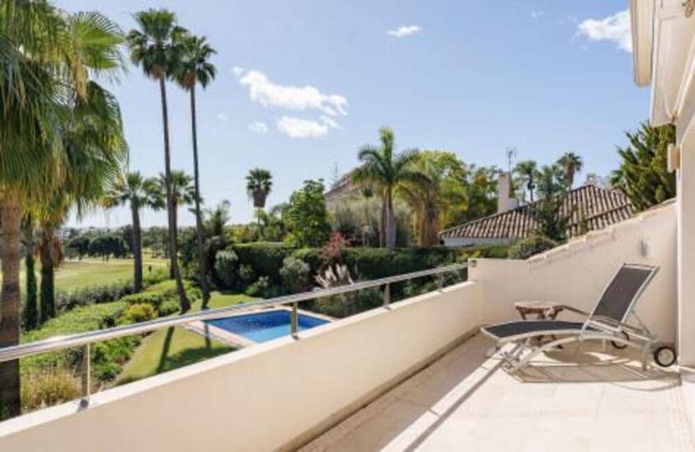4 sypialnia Willa na sprzedaż w Marbella z basenem garażem - 2 295 000 € (Ref: 8308040)