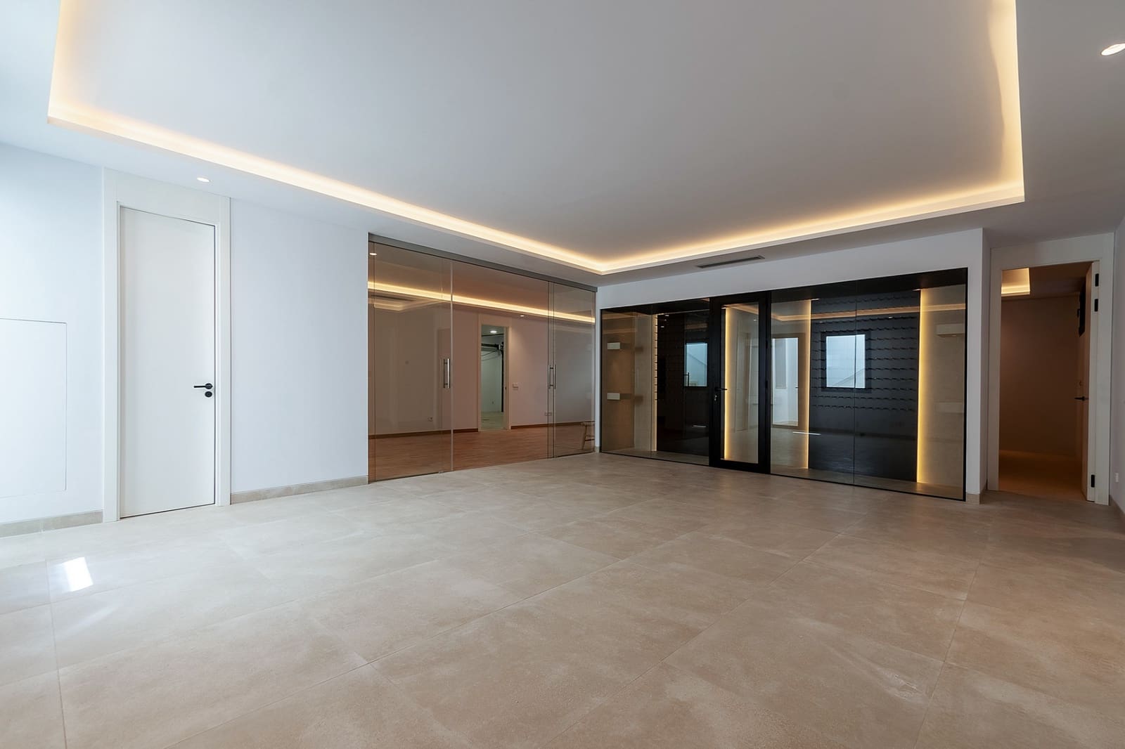 4 chambre Villa/Maison à vendre à Golden Mile avec piscine garage - 4 500 000 € (Ref: 8308041)