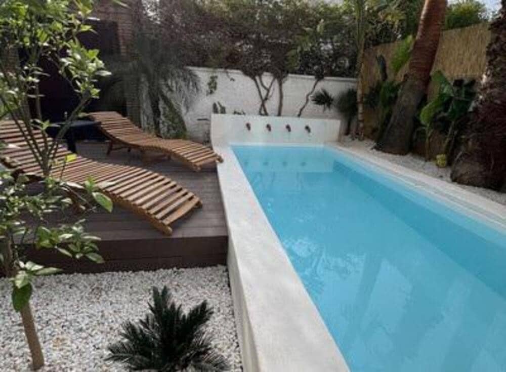 5 quarto Moradia Geminada para arrendar em Nueva Andalucia com piscina garagem - 5 900 € (Ref: 8308042)