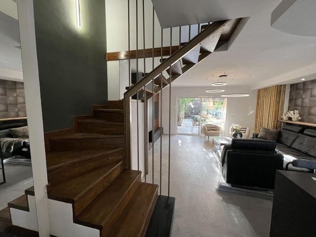 5 bedroom Semi-detached Villa for rent in Rodeo Alto - Guadaiza - La Campana, Marbella with pool garage - € 5,900 (Ref: 8308042)