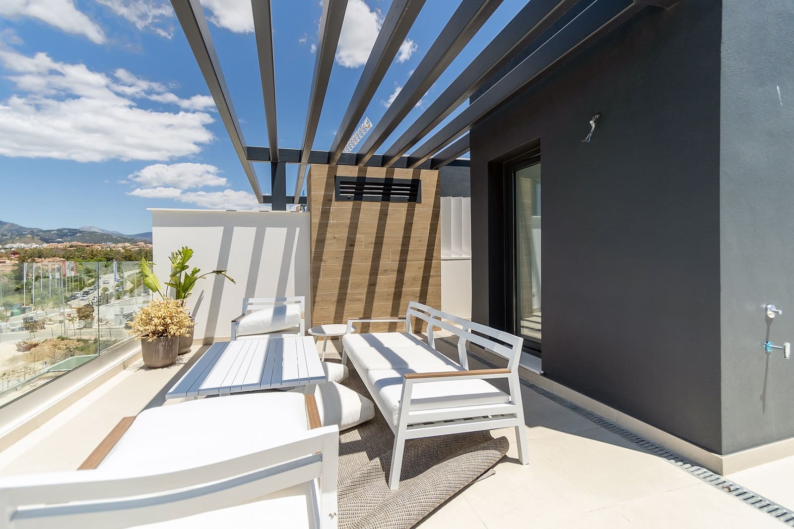 3 soveværelse Semi-Rækkehus til salg i Estepona med swimmingpool garage - € 900.000 (Ref: 8310189)