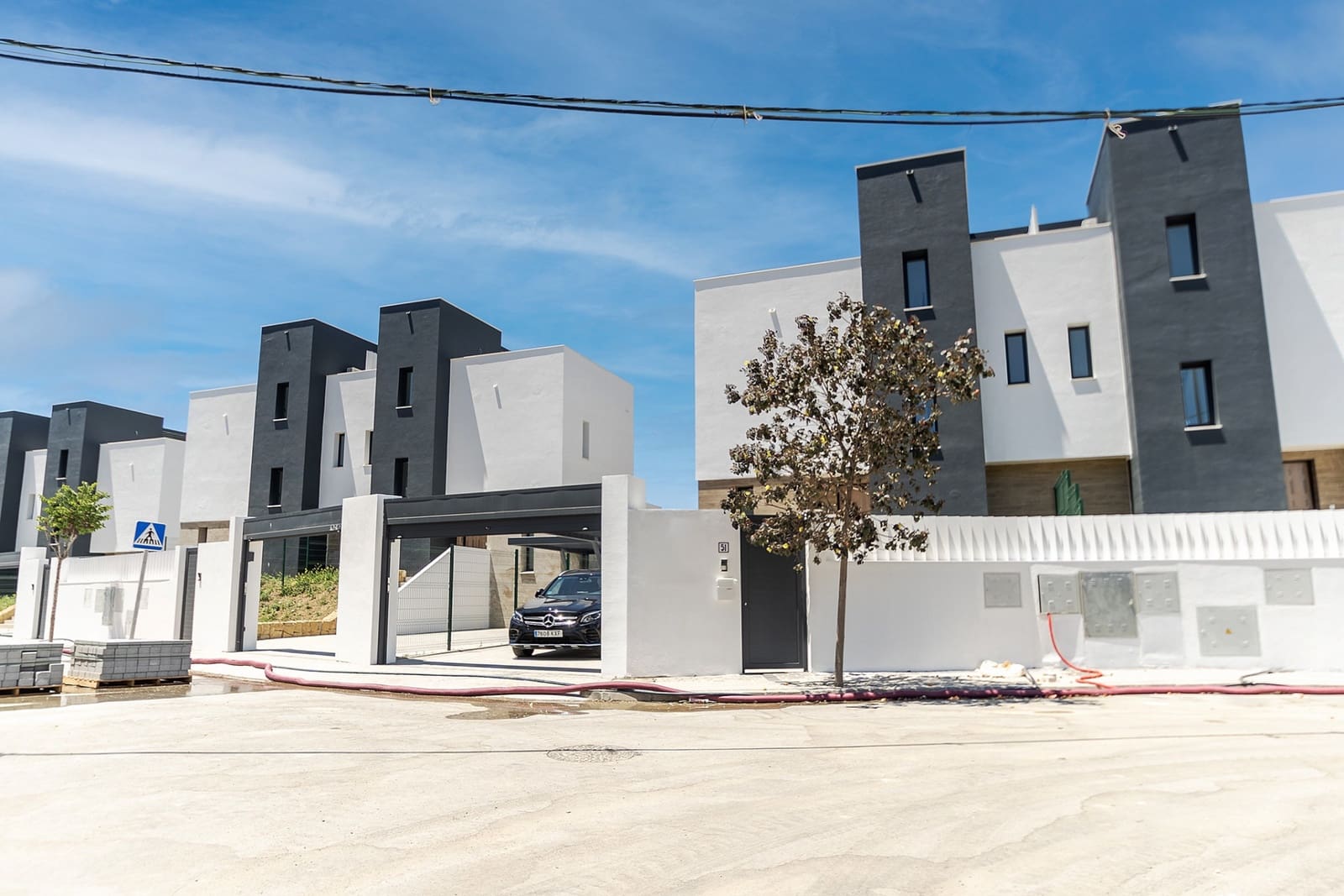 3 soveværelse Semi-Rækkehus til salg i Estepona med swimmingpool garage - € 900.000 (Ref: 8310189)