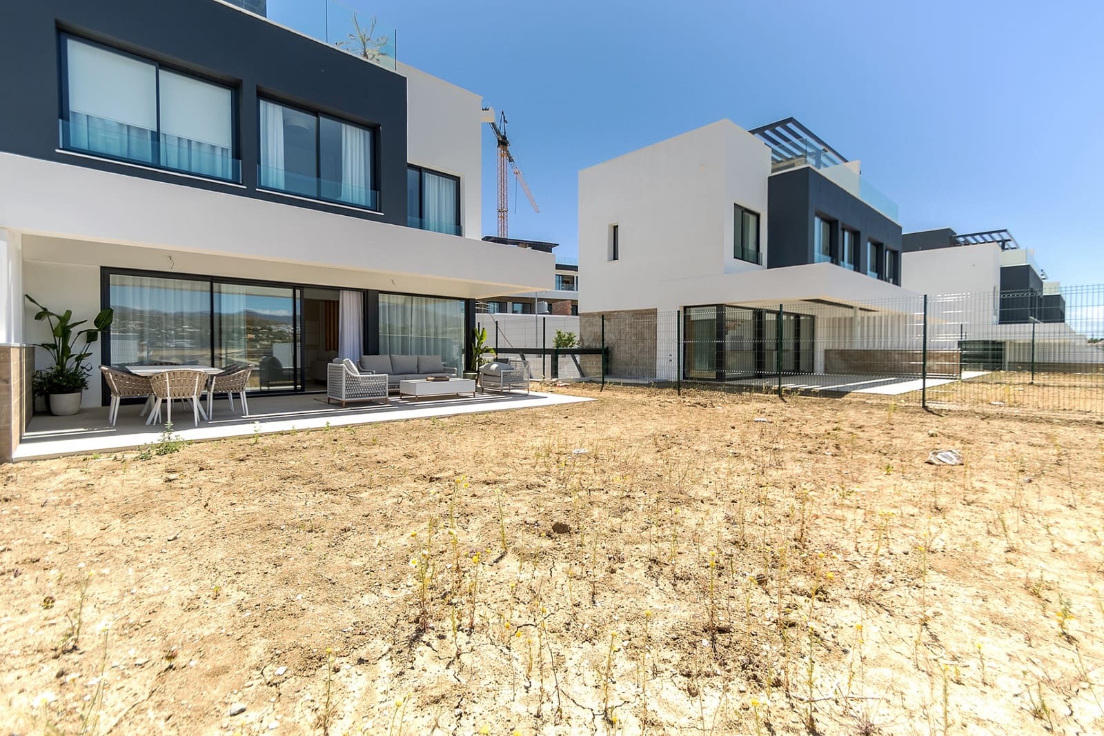 3 soveværelse Semi-Rækkehus til salg i Estepona med swimmingpool garage - € 900.000 (Ref: 8310189)