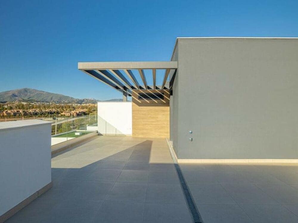 3 slaapkamer Halfvrijstaande villa te koop in Estepona met zwembad garage - € 800.000 (Ref: 8310189)