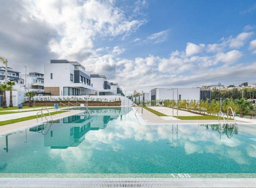 3 camera da letto Villetta Bifamiliare in vendita in Estepona con piscina garage - 800.000 € (Rif: 8310189)