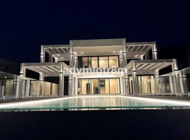 4 sypialnia Willa na sprzedaż w Romana Playa, Marbella z basenem garażem - 3 899 000 € (Ref: 8310191)