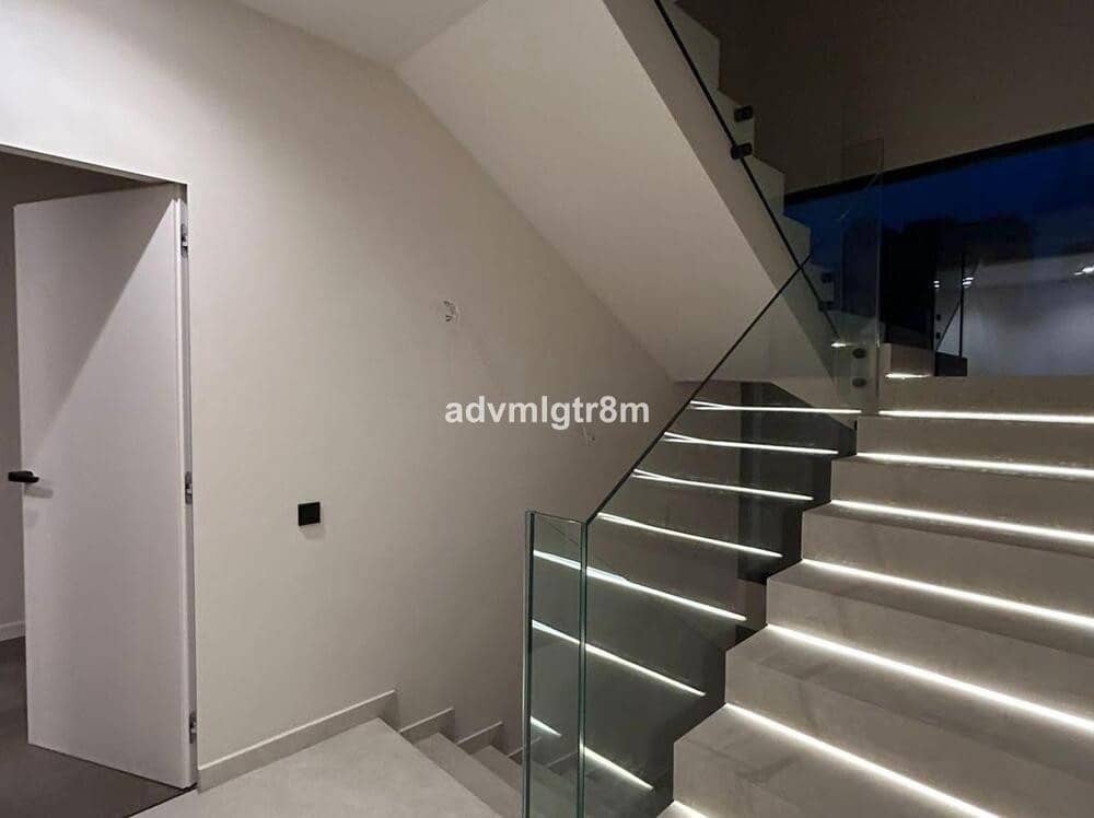 4 sypialnia Willa na sprzedaż w Marbella z basenem garażem - 3 899 000 € (Ref: 8310191)