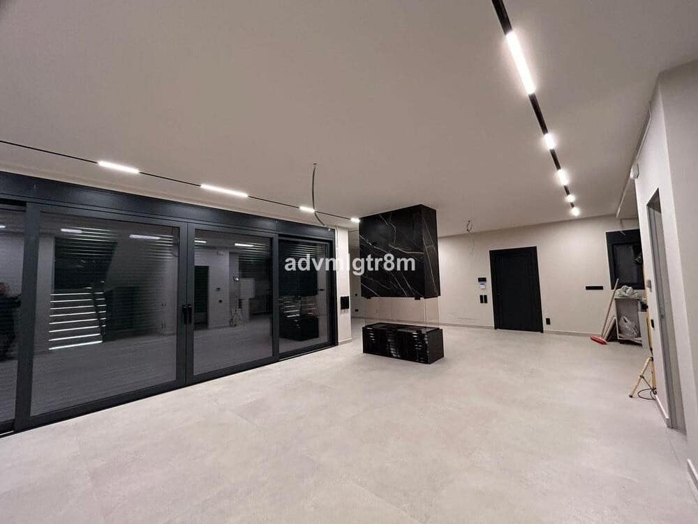 4 sypialnia Willa na sprzedaż w Marbella z basenem garażem - 3 899 000 € (Ref: 8310191)