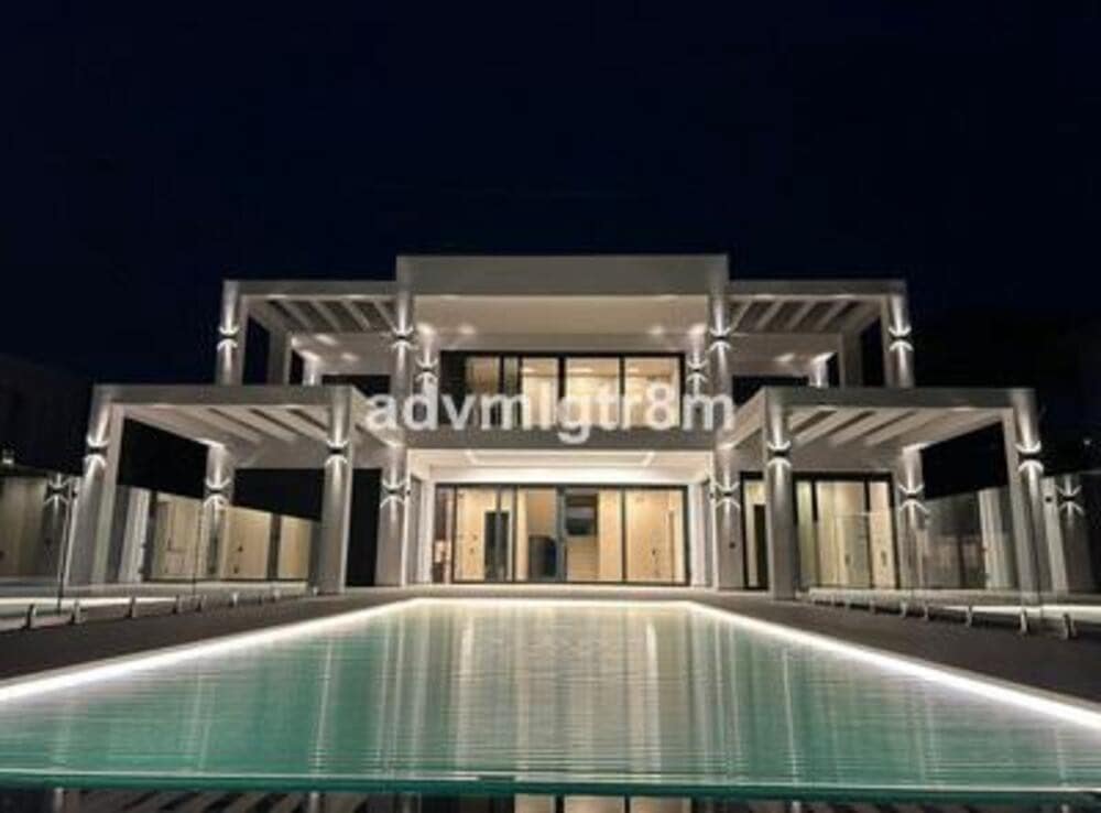 4 sypialnia Willa na sprzedaż w Marbella z basenem garażem - 3 899 000 € (Ref: 8310191)