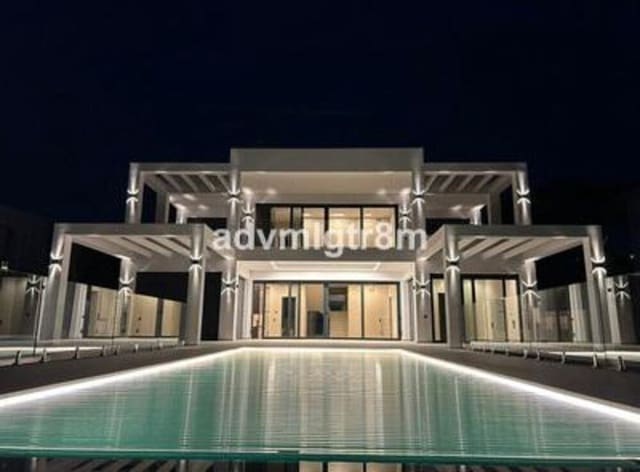 4 sypialnia Willa na sprzedaż w Romana Playa, Marbella z basenem garażem - 3 899 000 € (Ref: 8310191)