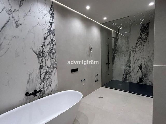 4 sypialnia Willa na sprzedaż w Romana Playa, Marbella z basenem garażem - 3 899 000 € (Ref: 8310191)