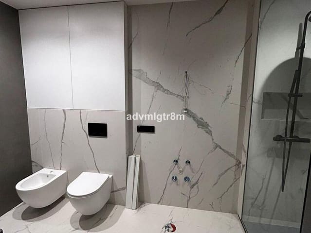 4 quarto Moradia para venda em Romana Playa, Marbella com piscina garagem - 3 899 000 € (Ref: 8310191)
