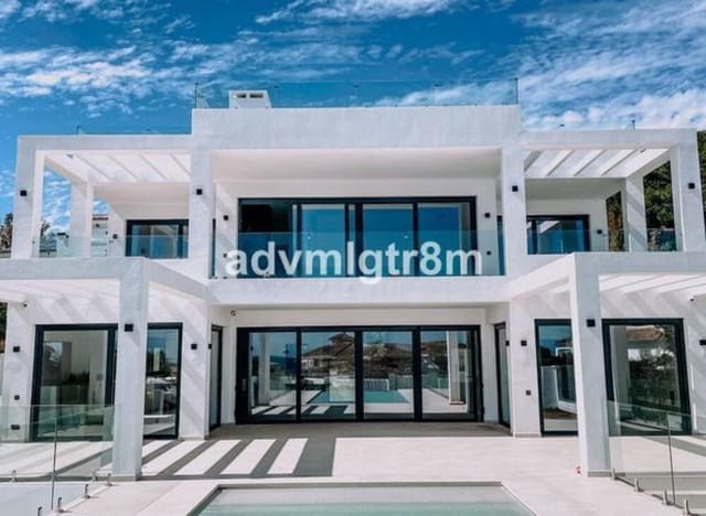 4 quarto Moradia para venda em Romana Playa, Marbella com piscina garagem - 3 899 000 € (Ref: 8310191)