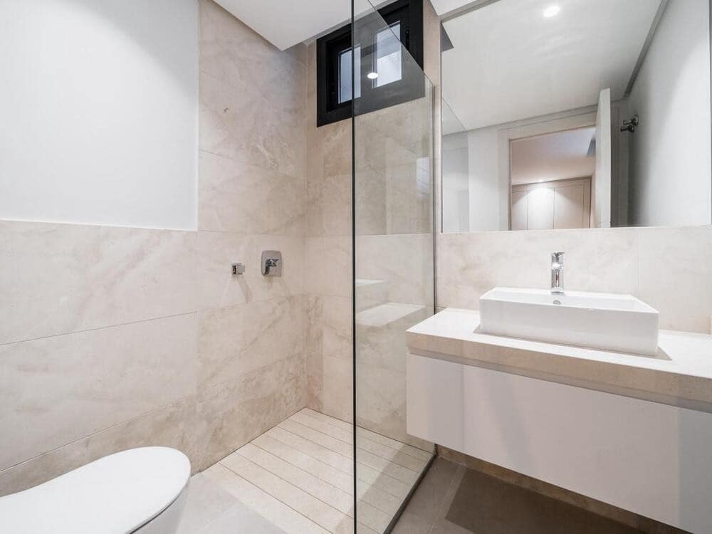 4 soverom Villa til salgs i El Paraiso med svømmebasseng garasje - € 1 995 000 (Ref: 8312884)