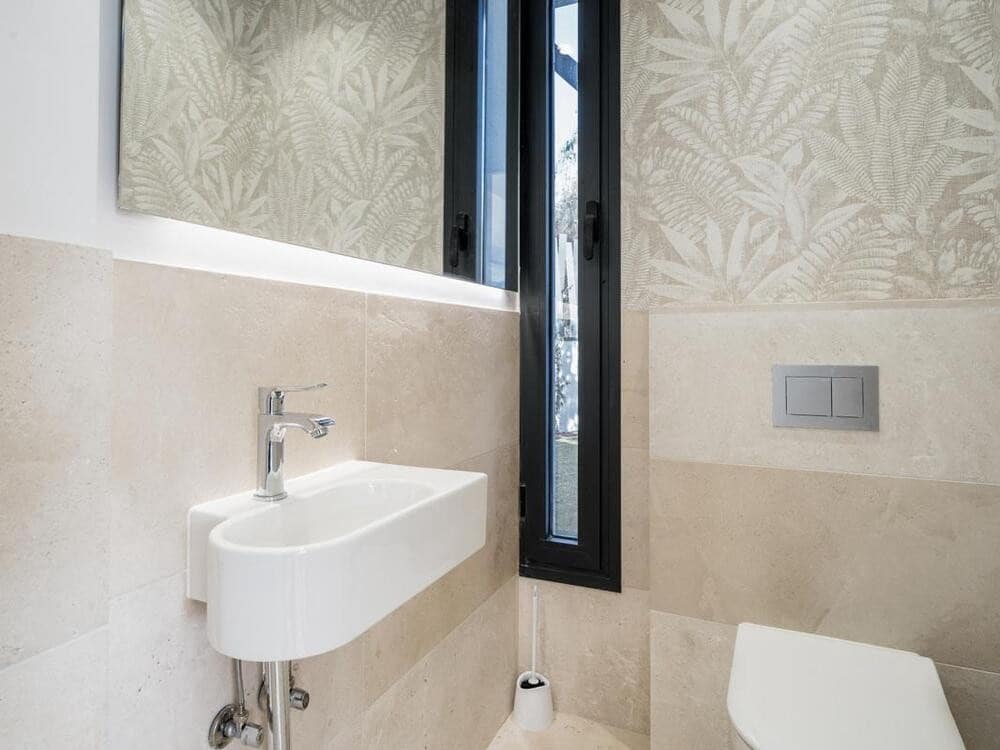 4 soverom Villa til salgs i El Paraiso med svømmebasseng garasje - € 1 995 000 (Ref: 8312884)