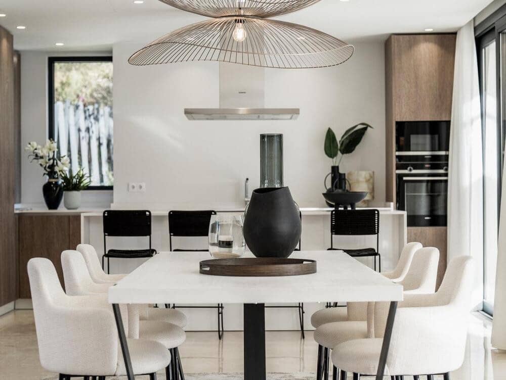 4 soverom Villa til salgs i El Paraiso med svømmebasseng garasje - € 1 995 000 (Ref: 8312884)