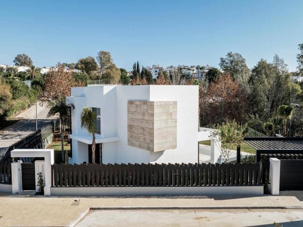 4 soverom Villa til salgs i El Paraiso med svømmebasseng garasje - € 1 995 000 (Ref: 8312884)