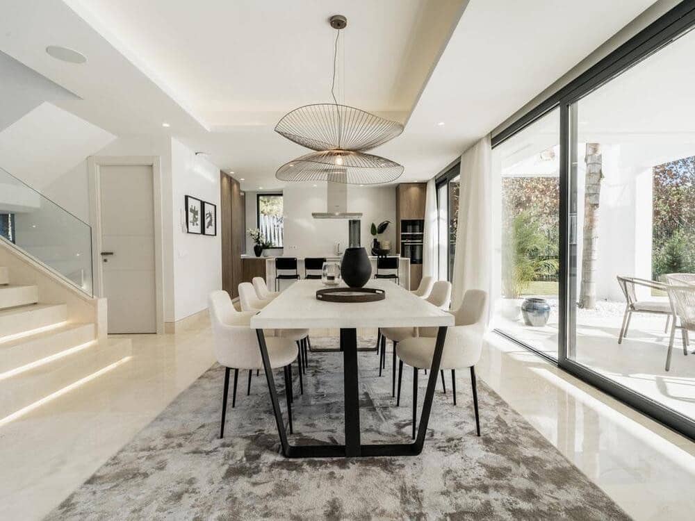 4 soverom Villa til salgs i El Paraiso med svømmebasseng garasje - € 1 995 000 (Ref: 8312884)