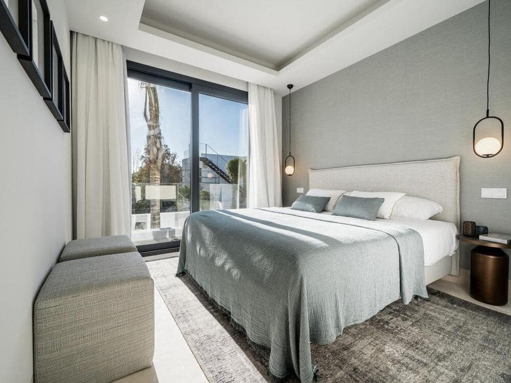 4 soverom Villa til salgs i El Paraiso med svømmebasseng garasje - € 1 995 000 (Ref: 8312884)