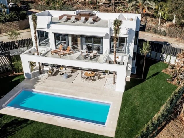 5 soverom Villa til salgs i El Paraiso, Estepona med svømmebasseng garasje - € 1 950 000 (Ref: 8312884)
