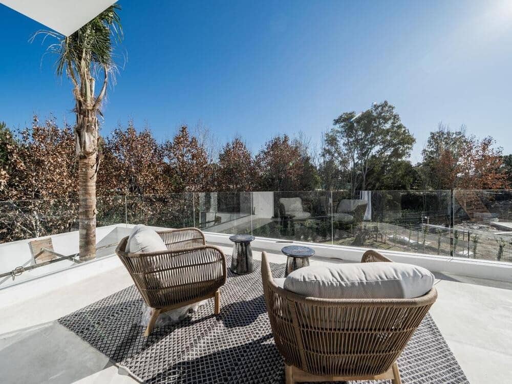 4 soverom Villa til salgs i El Paraiso med svømmebasseng garasje - € 1 995 000 (Ref: 8312884)