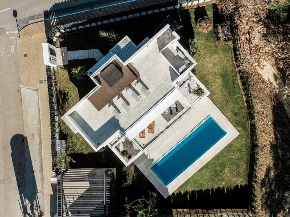 4 soverom Villa til salgs i El Paraiso med svømmebasseng garasje - € 1 995 000 (Ref: 8312884)