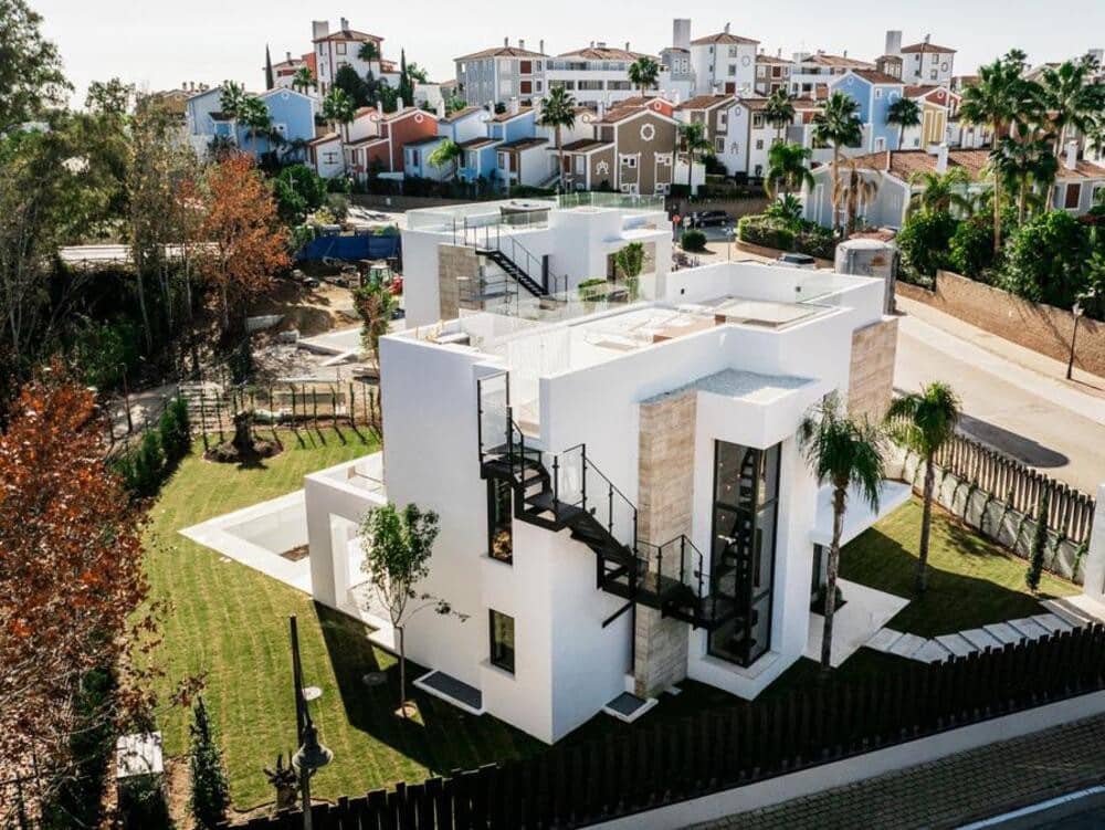 5 slaapkamer Villa te koop in El Paraiso met zwembad garage - € 1.950.000 (Ref: 8312884)