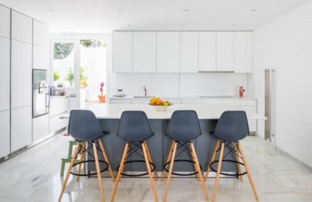 5 bedroom Apartment for rent in Lomas De Marbella, Marbella with pool garage - € 15,000 (Ref: 8312885)