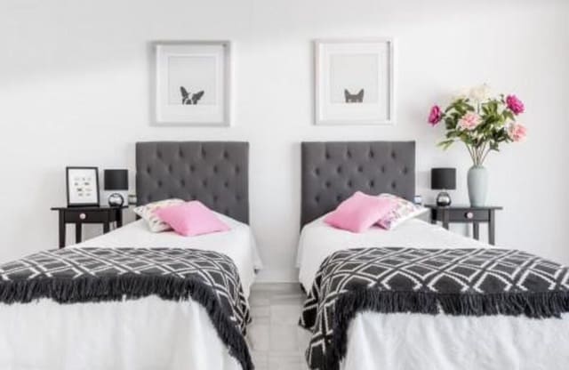 5 bedroom Apartment for rent in Lomas De Marbella, Marbella with pool garage - € 15,000 (Ref: 8312885)