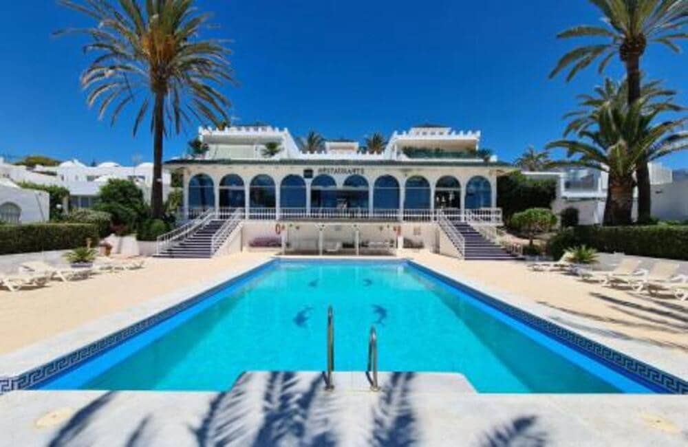 Appartement de 5 chambres à louer à Marbella avec piscine garage - 15 000 € (Ref: 8312885)