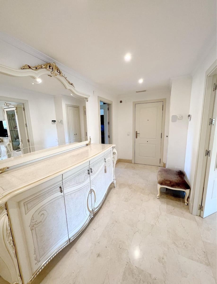 3 soverom Leilighet til leie i Marbella med svømmebasseng garasje - € 6 000 (Ref: 8315617)