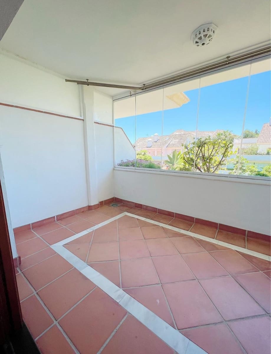 3 soverom Leilighet til leie i Marbella med svømmebasseng garasje - € 6 000 (Ref: 8315617)