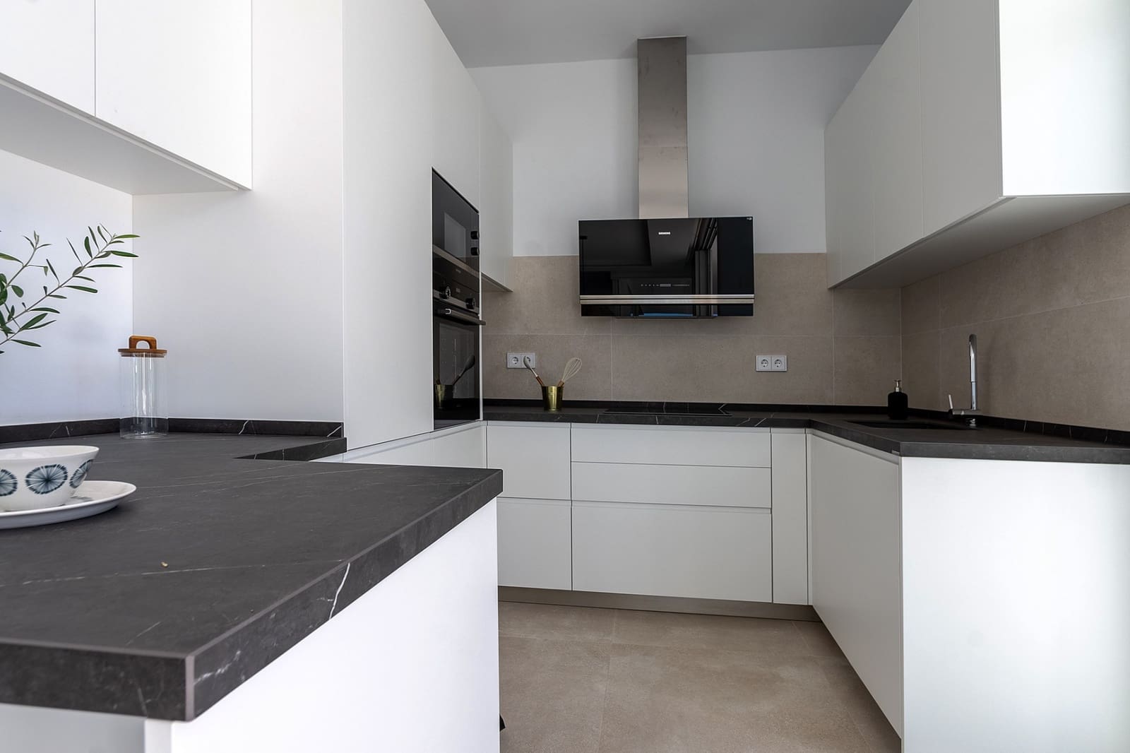 4 quarto Moradia para venda em Marbella com piscina garagem - 1 950 000 € (Ref: 8315618)