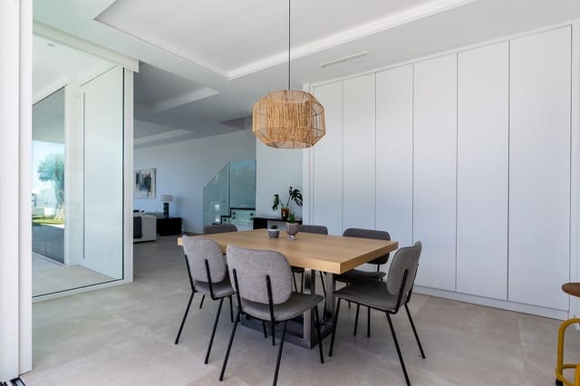 4 quarto Moradia para venda em Marbella com piscina garagem - 1 950 000 € (Ref: 8315618)