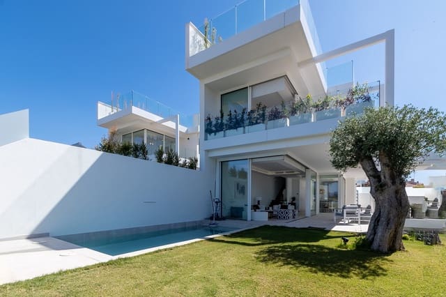 4 soveværelse Villa til salg i Marbella med swimmingpool garage - € 1.950.000 (Ref: 8315618)