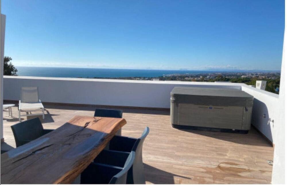 4 makuuhuone Kattohuoneisto vuokrattavana paikassa Marbella mukana uima-altaan 
autotalli - 12 000 € (Ref: 8324166)