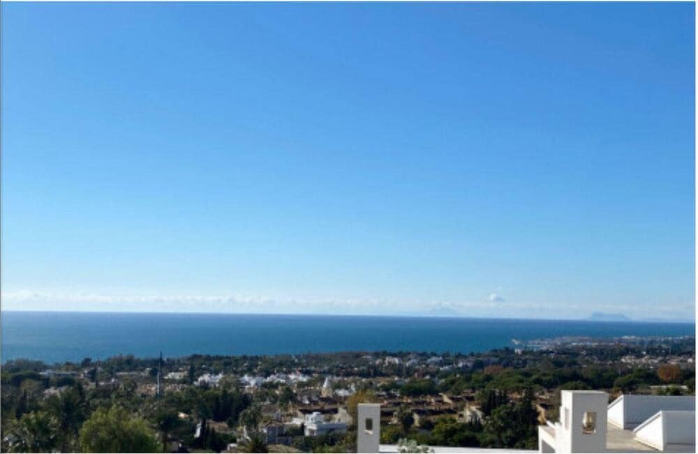 4 makuuhuone Kattohuoneisto vuokrattavana paikassa Marbella mukana uima-altaan 
autotalli - 12 000 € (Ref: 8324166)