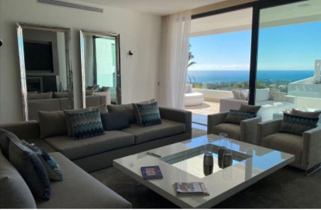 4 makuuhuone Kattohuoneisto vuokrattavana paikassa Sierra Blanca, Marbella mukana uima-altaan 
autotalli - 12 000 € (Ref: 8324166)